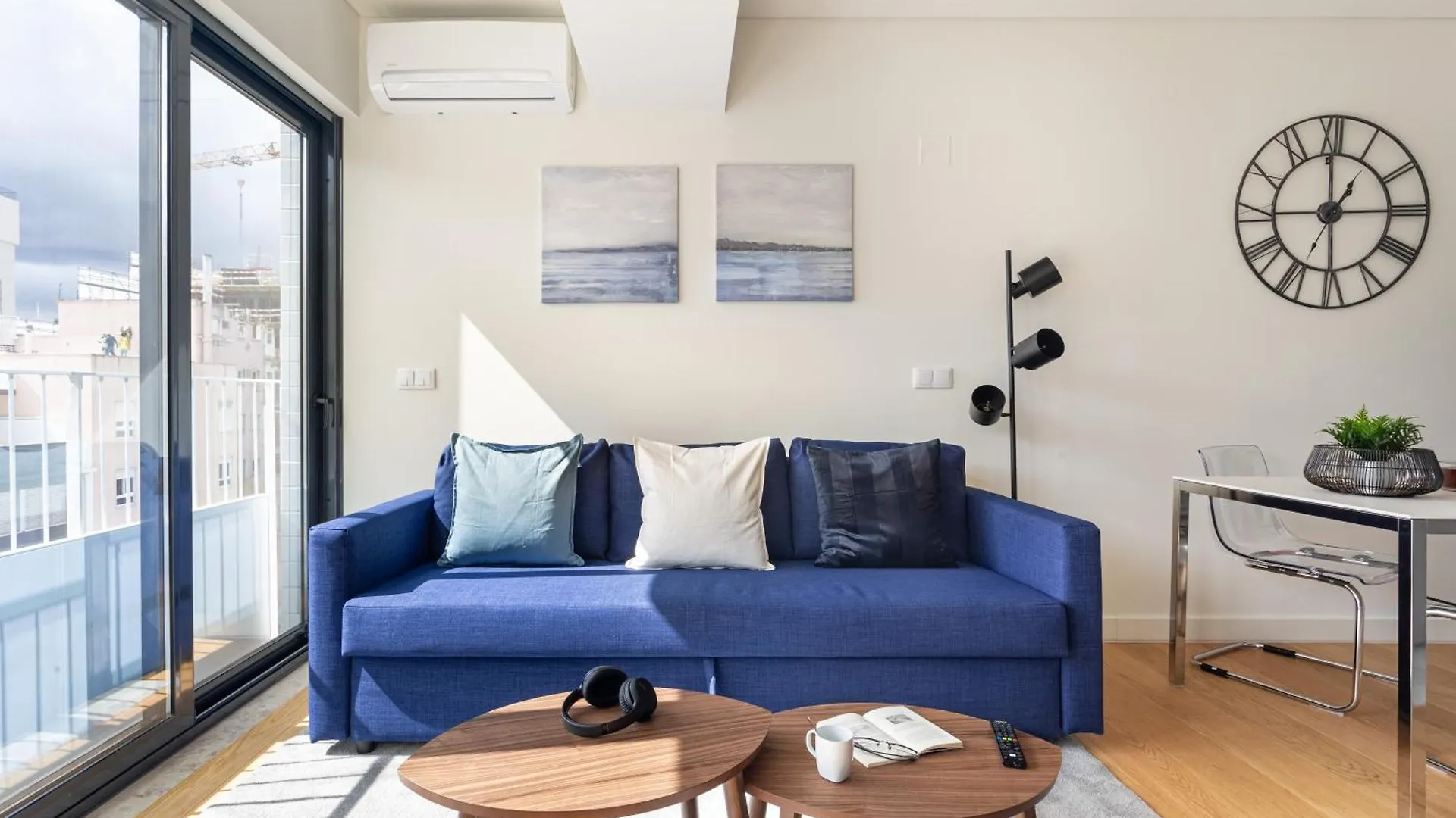 Joivy Chic Apt With Balcony Near Liberdade Avenue Lisboa